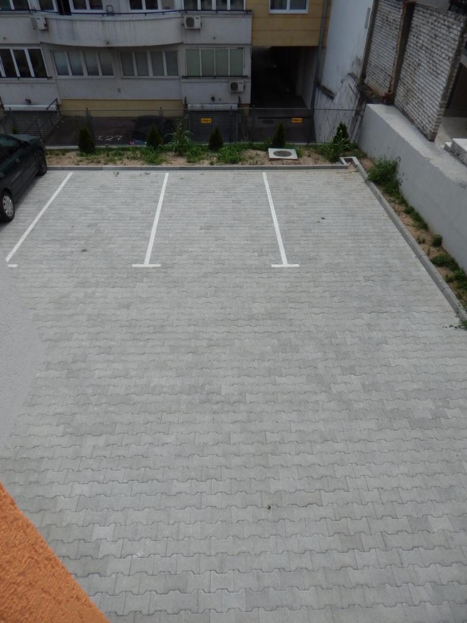 Apartments Center Kg Kragujevac Bagian luar foto